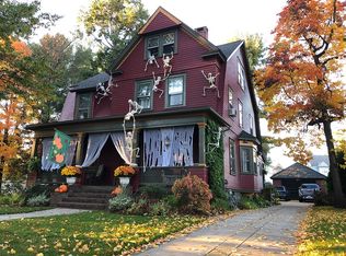 34 Pineywoods Ave, Springfield, MA 01108