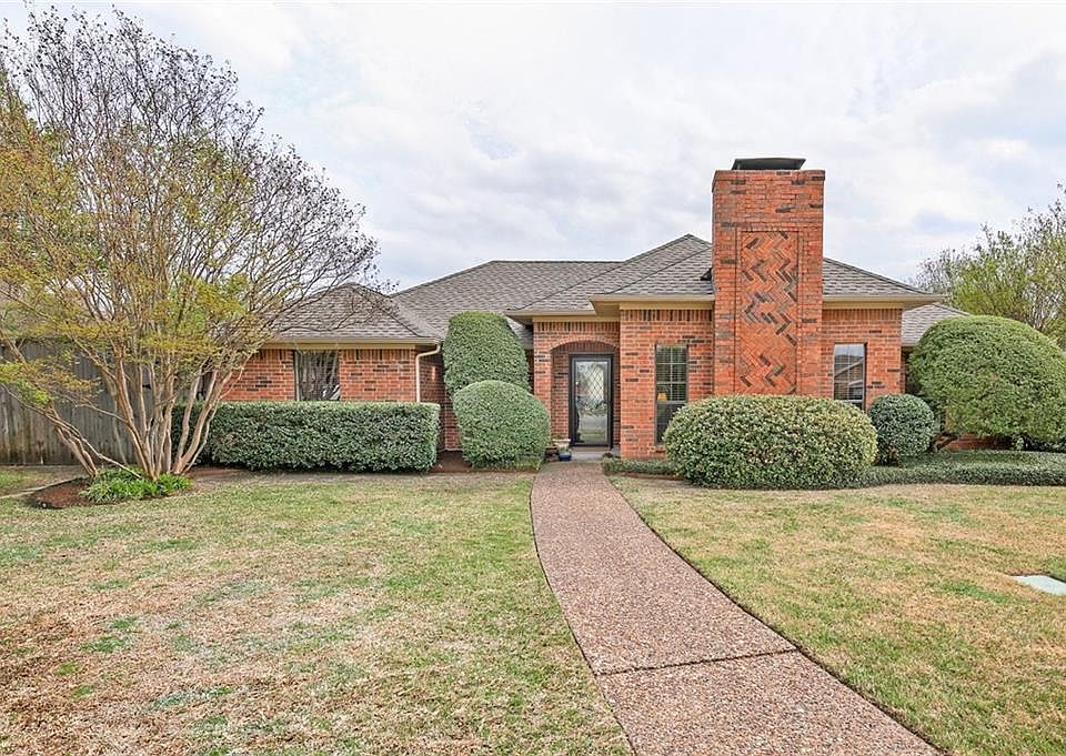 1st image of 144 Oakbrook Dr