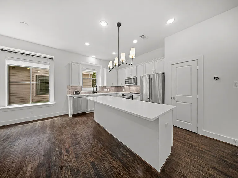 5811 Bryan Pkwy #50 — Photo 2