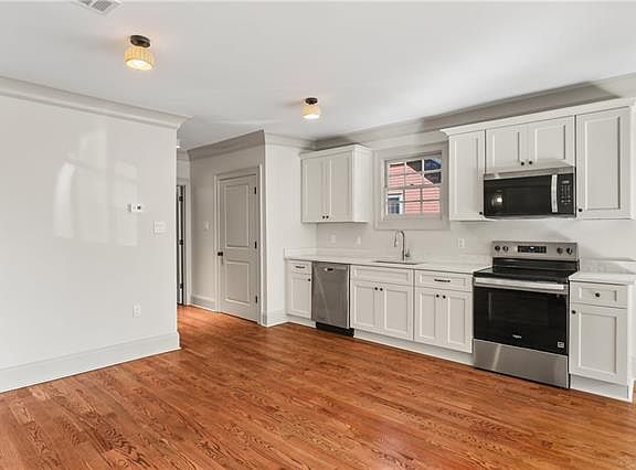5th image of 600 Pelican St