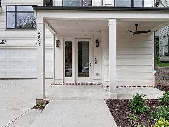 3rd image of 2253 Paul Ave NW