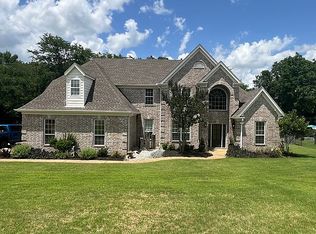 2692 Dickens Place Dr, Southaven, MS 38671