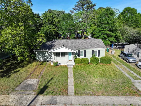 912 E Joyner St, Clayton, NC 27520