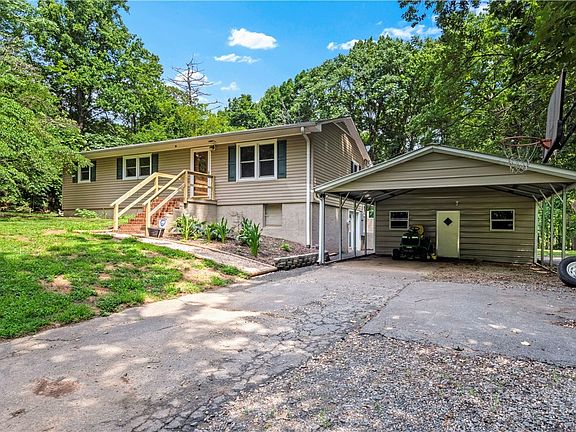 4th image of 152 Blue Ridge Road