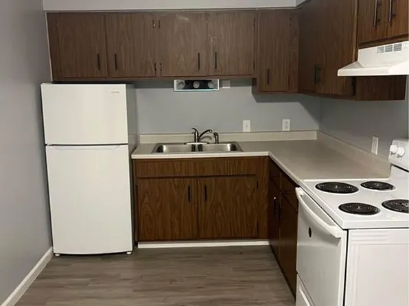 3331, 3331 W 29th St APT 1, Davenport, IA 52804