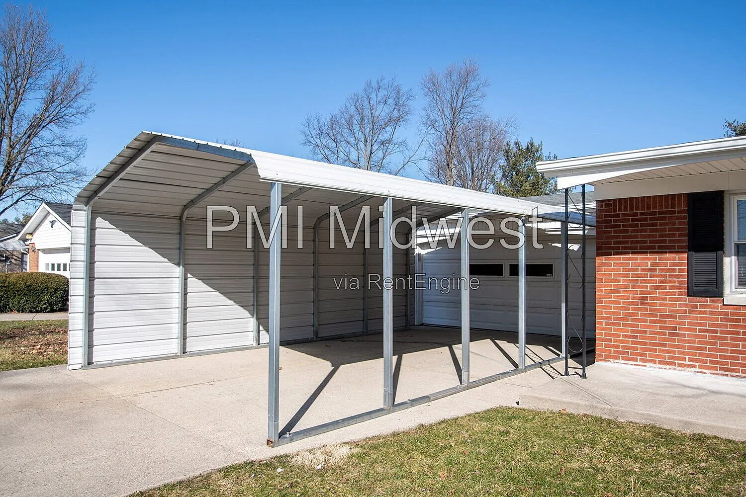 3 bed, 1.0 bath, 1120 sqft, $1,699 — Photo 2