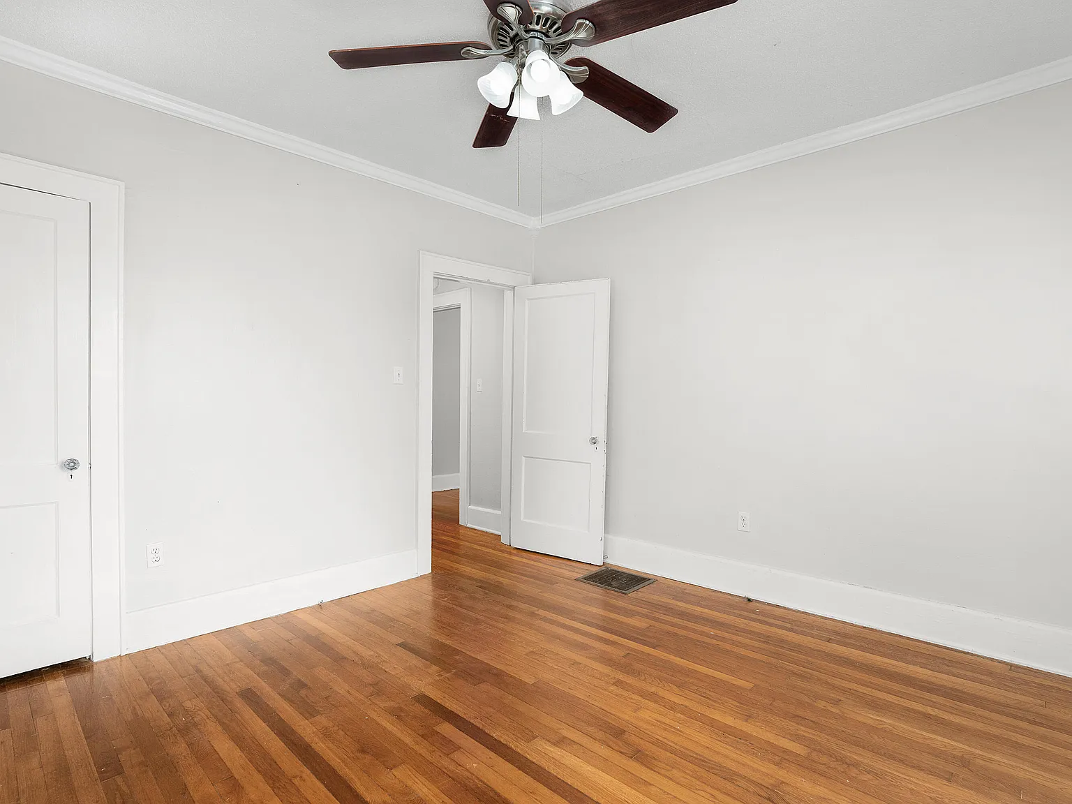2 bed, 1422 sqft, $1,895 — Photo 3