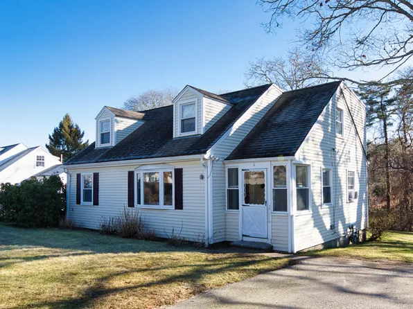 6 Blueberry Road, Buzzards Bay, MA 02532