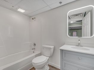 400 N Main St #203F, Davenport, IA 52801