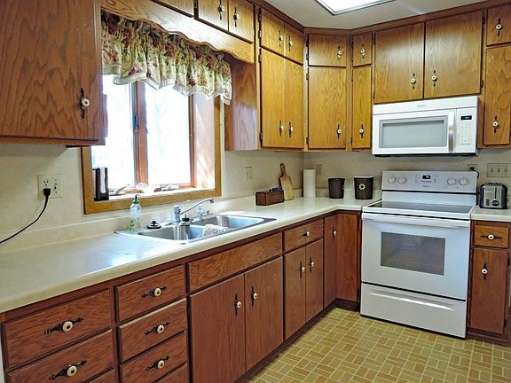 5th image of 610 Carlanna Pl