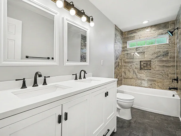2541 Booker Ave — Photo 12