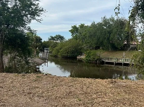 20565 Casaly Dr, Alva, FL 33920