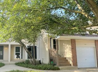 1058 Pine Tree Cir N, Buffalo Grove, IL 60089