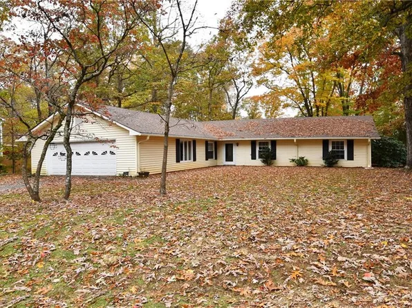 5094 Cobblestone Rd, Winston Salem, NC 27106