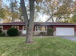 633 Hemlock Dr, Crown Point, IN 46307
