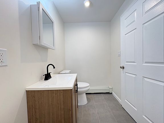 5th image of 646 Kennedy Blvd #2