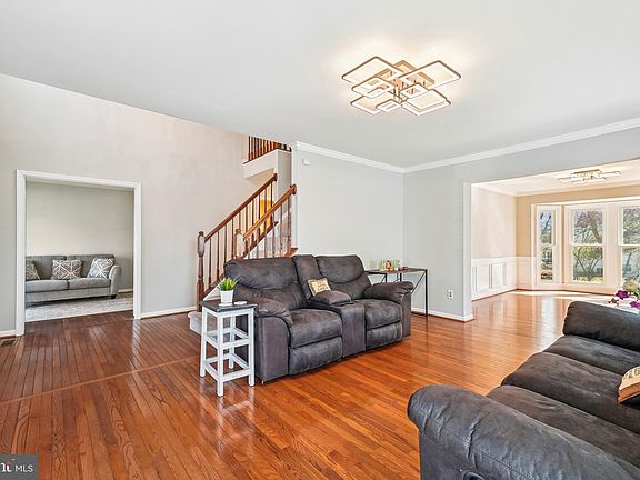 5th image of 1305 Summerfield Dr