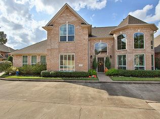 1255 Ridgewood Pl, Houston, TX 77055