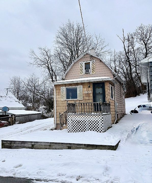 1st image of 203 N Hudson St