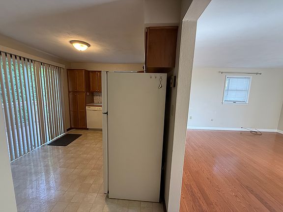 5th image of 301 Taylor Ave
