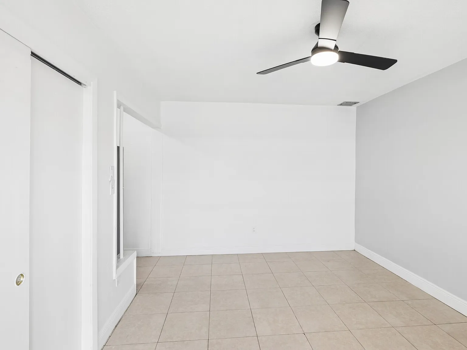 Studio, 500 sqft, $1,350 — Photo 2