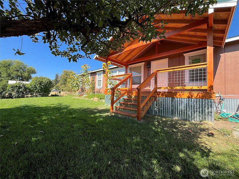 4th image of 920 Castle Avenue