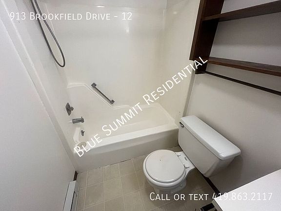 3rd image of 913 Brookfield Dr #12