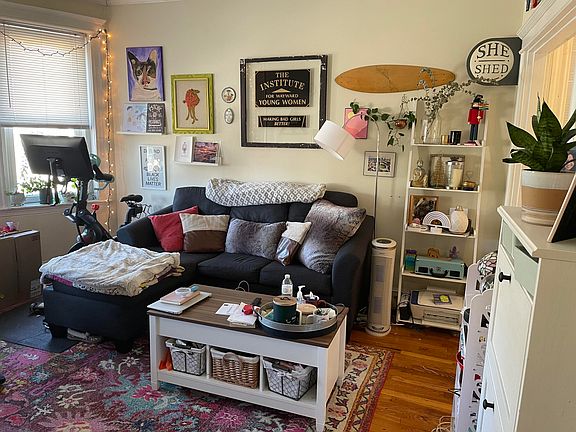2nd image of 1637 Commonwealth Ave APT 10