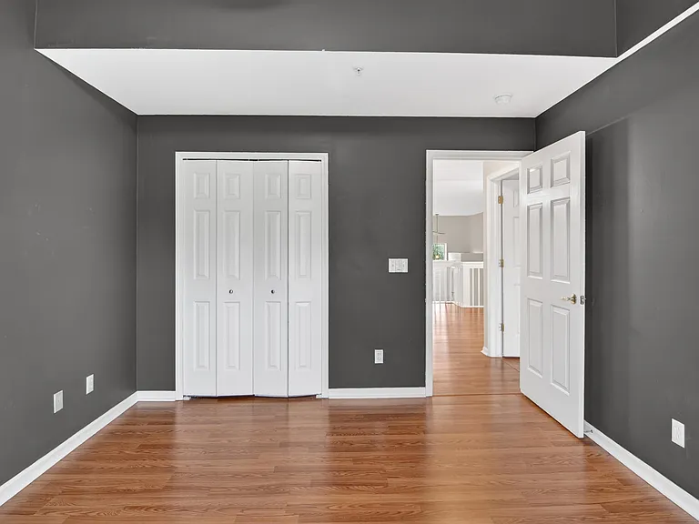 1930 Lindsay Ln — Photo 20