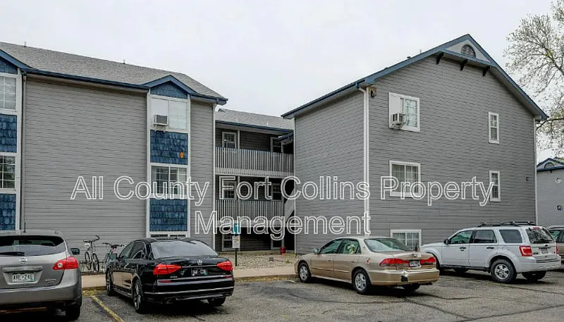 2 bed, 2.0 bath, 827 sqft, $1,600 — Photo 2
