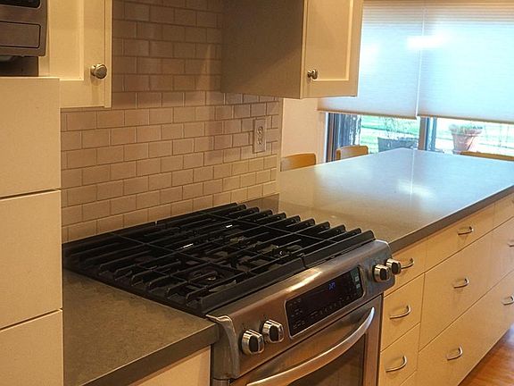 Gas stove/remodeled kitchen