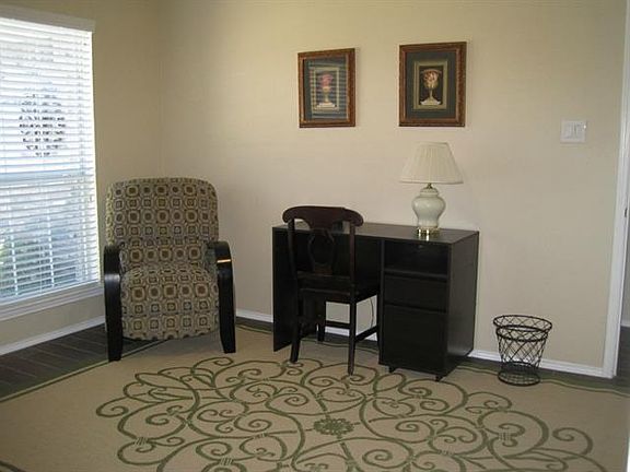 2nd image of 1715 Country Crest Ln