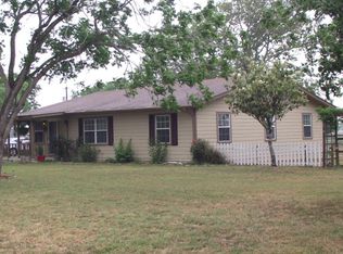 179 Harwood Rd, Luling, TX 78648