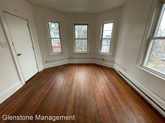 4th image of 54 Crown St #2