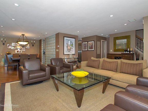4th image of 35 Acorn Ponds Dr