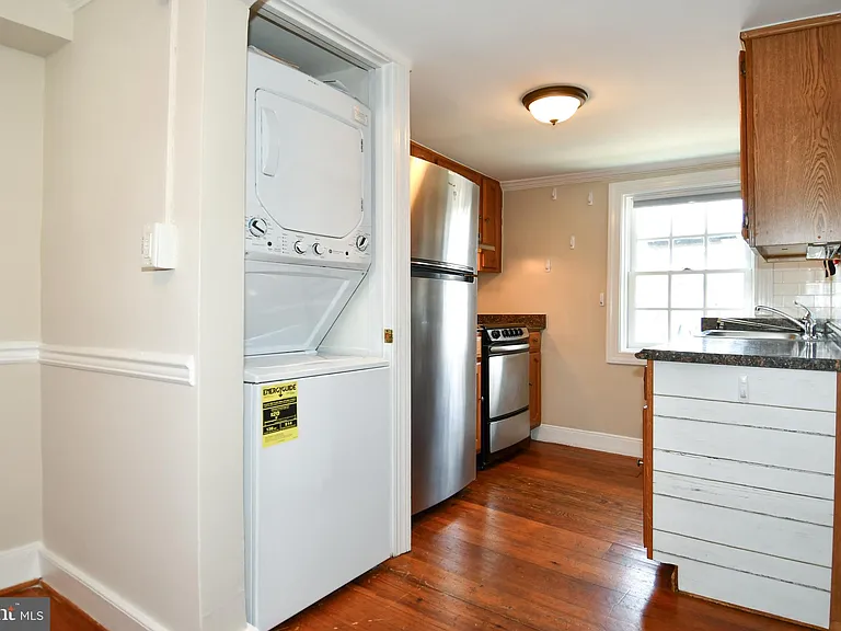 17 Apt #1 — Photo 3