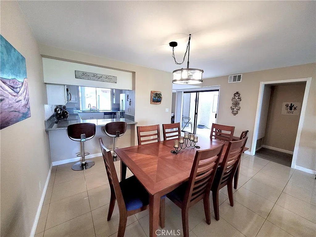 2 bed, 1678 sqft, $5,000 — Photo 4