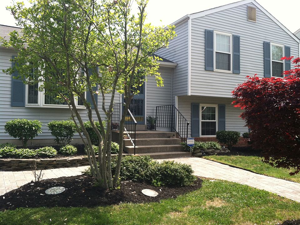 1st image of 616 New Orchard Pl