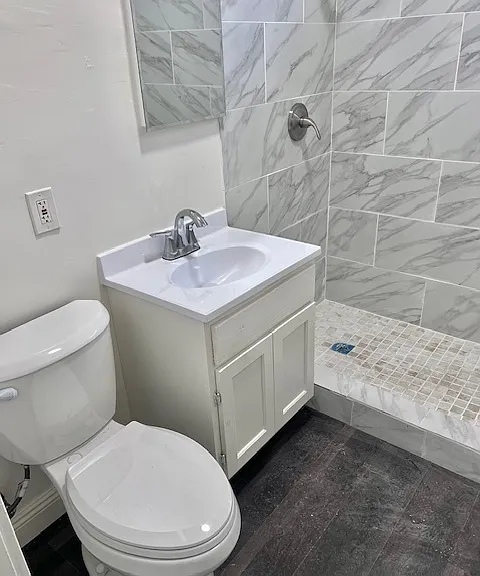 707 W 74th St #18 — Photo 9