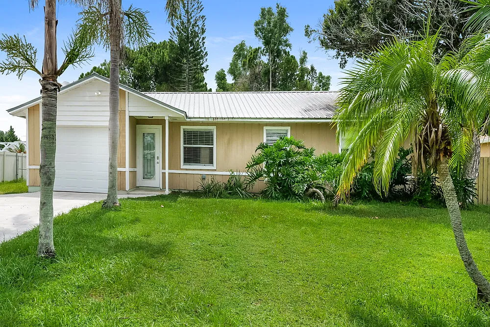 3 bed, 2.0 bath, 1131 sqft, $2,190 — Photo 3