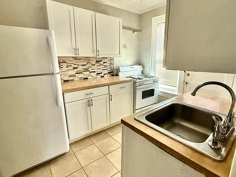 380 6th St NE #7 — Photo 3