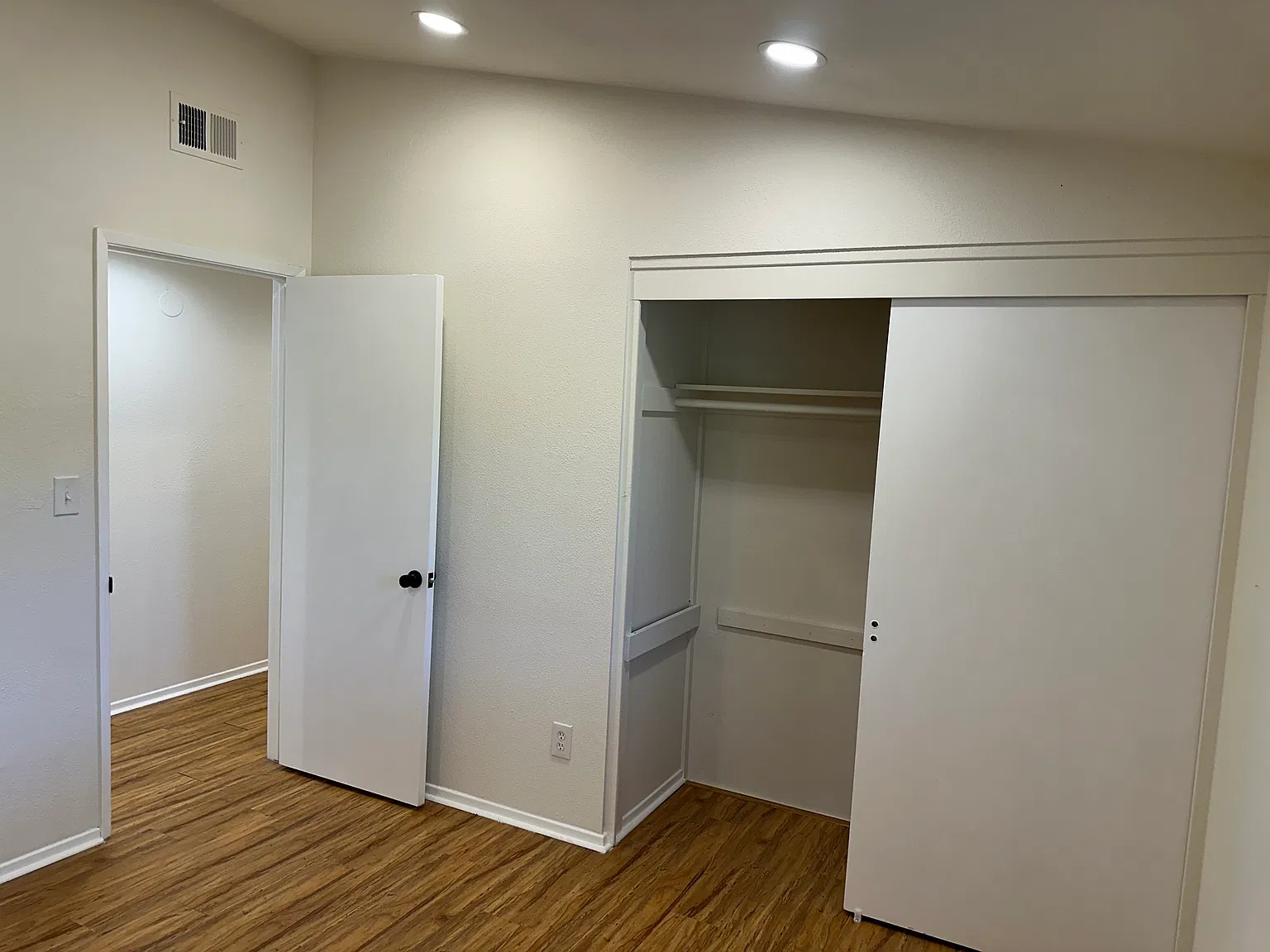 3 bed, 1404 sqft, $4,900 — Photo 4