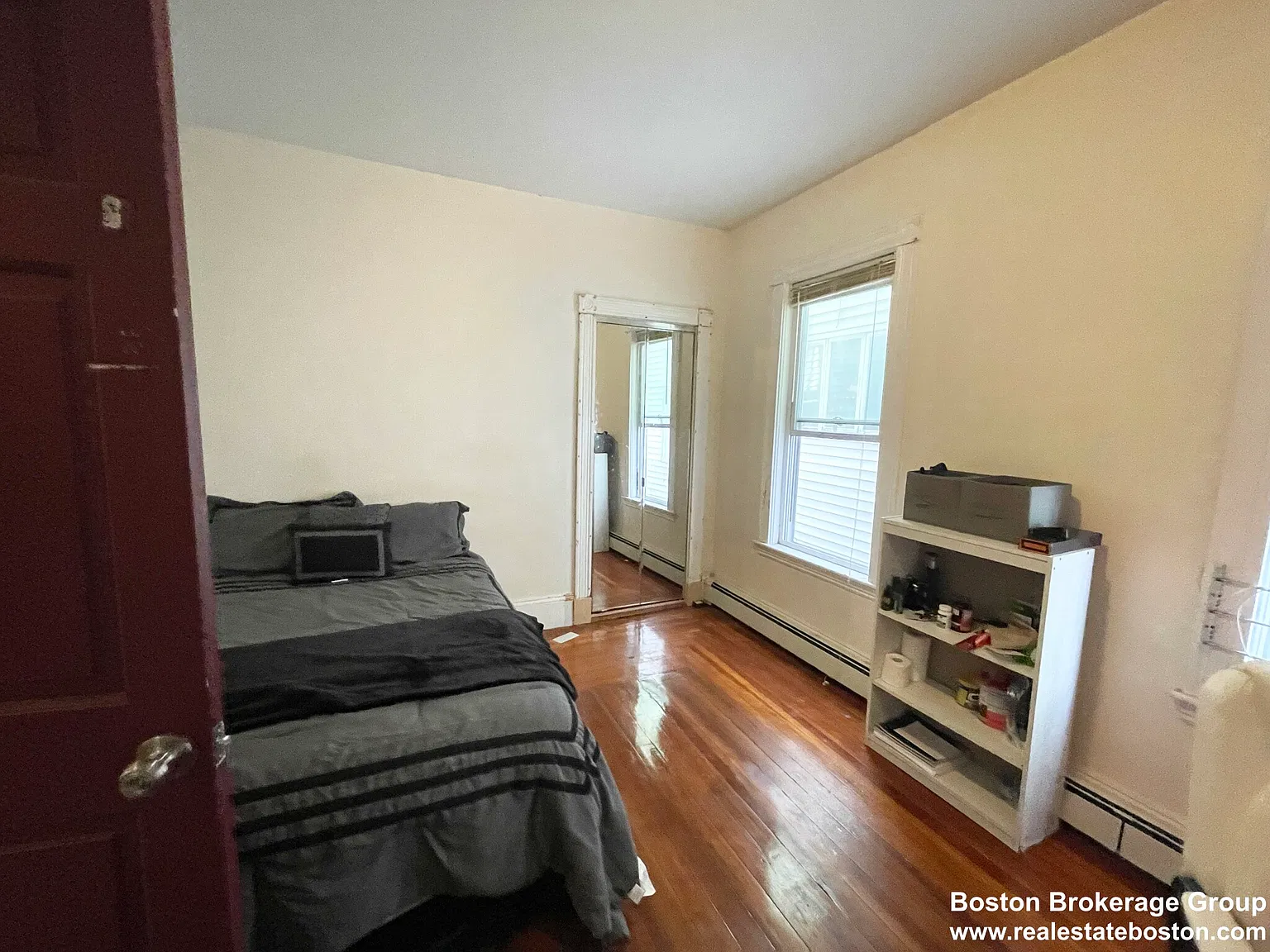 4 bed, 1.5 bath, 999 sqft, $3,400 — Photo 1