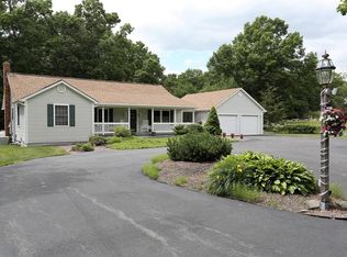 126 Harris Rd, Smithfield, RI 02917