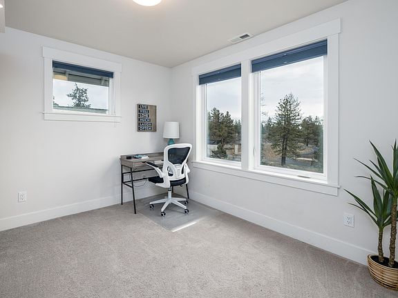 4th image of 20702 SE Cougar Peak Dr