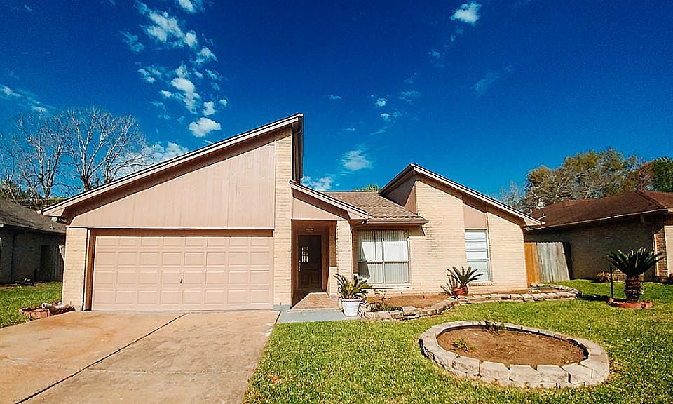 1st image of 10202 Hollow Canyon Dr