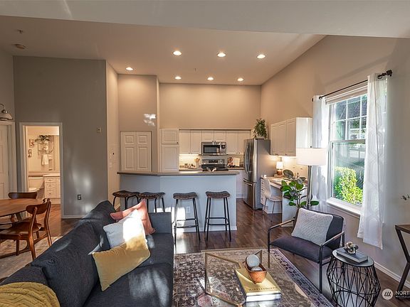 4th image of 16125 Juanita Woodinville Way NE #2201