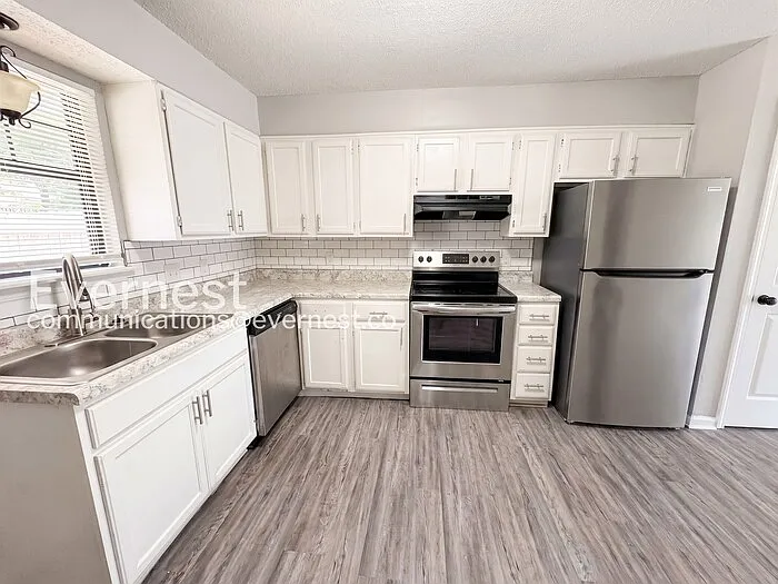 2 bed, 1.5 bath, 1200 sqft, $795 — Photo 4