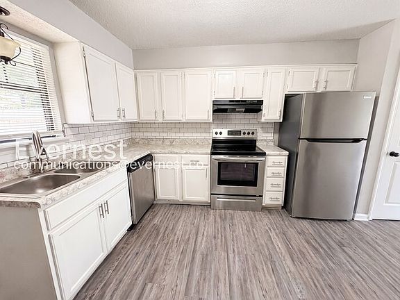4th image of 1800 Labette Manor Dr #7
