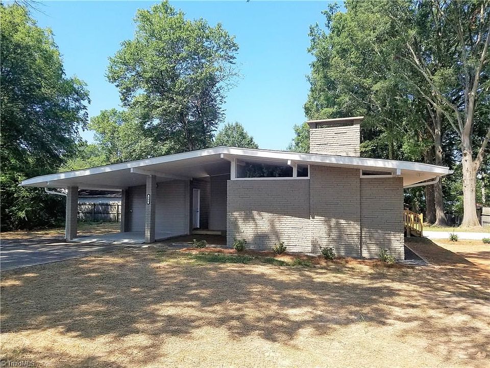 1st image of 305 Jackson St